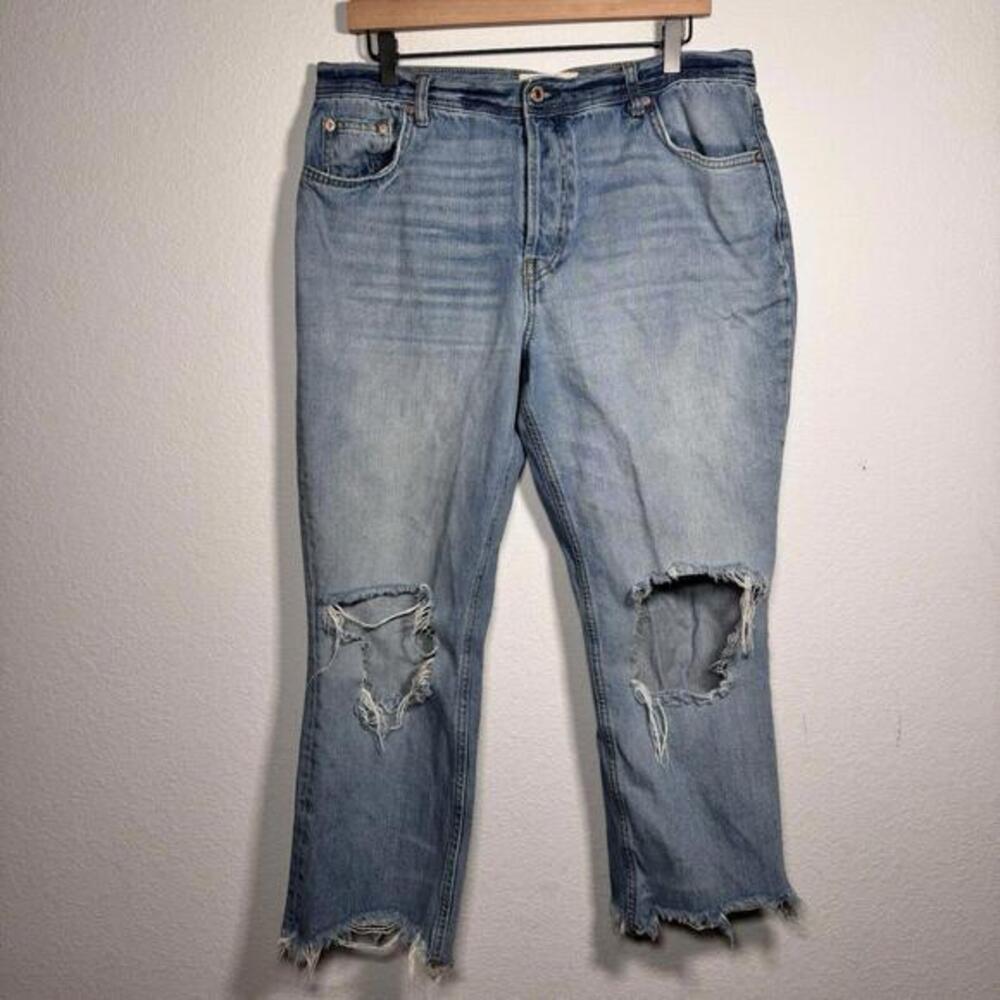 We the Free People Wide Leg Cropped Jeans Distressed Button Fly Size 31